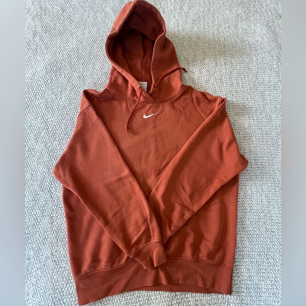 Sweatsuit - Picture 2 of 7
